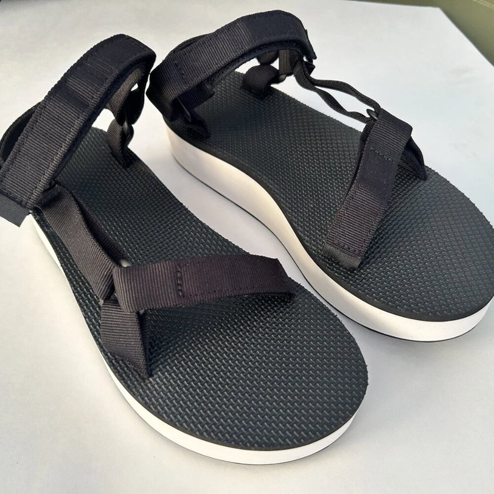 Teva Flatform Universal Black Platform Strappy Sa… - image 1